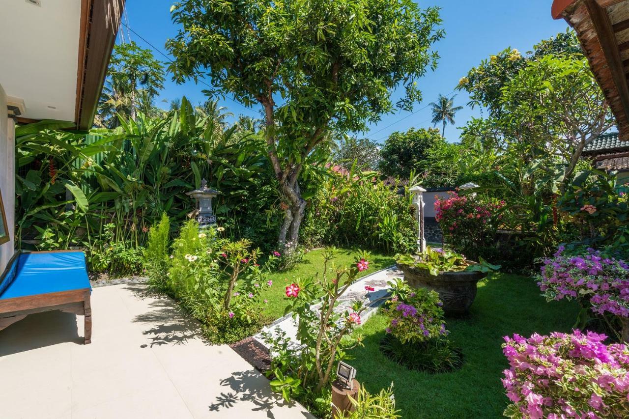 Dennis Holiday Bungalow Jasri Esterno foto