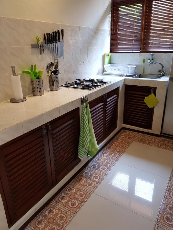 Dennis Holiday Bungalow Jasri Esterno foto